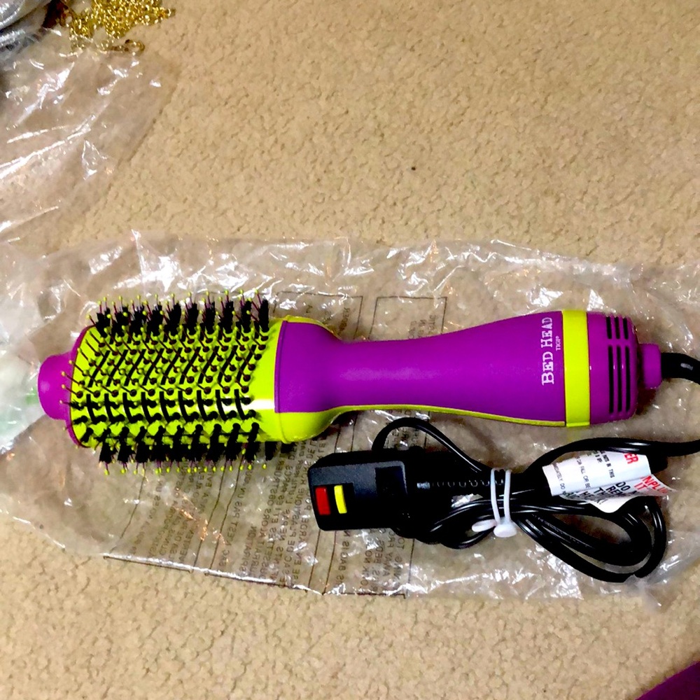 Bed Head one step volumizer and hair dryer